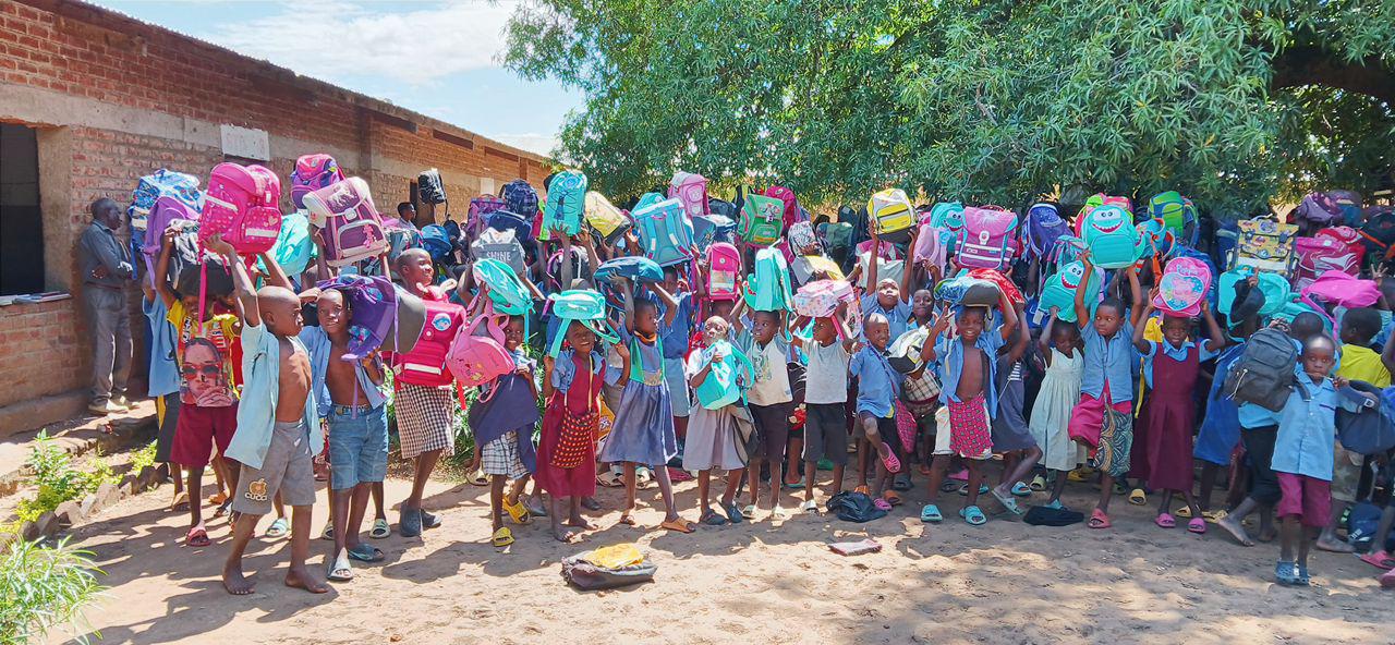 Die Rucksäcke sind in Malawi angekommen!